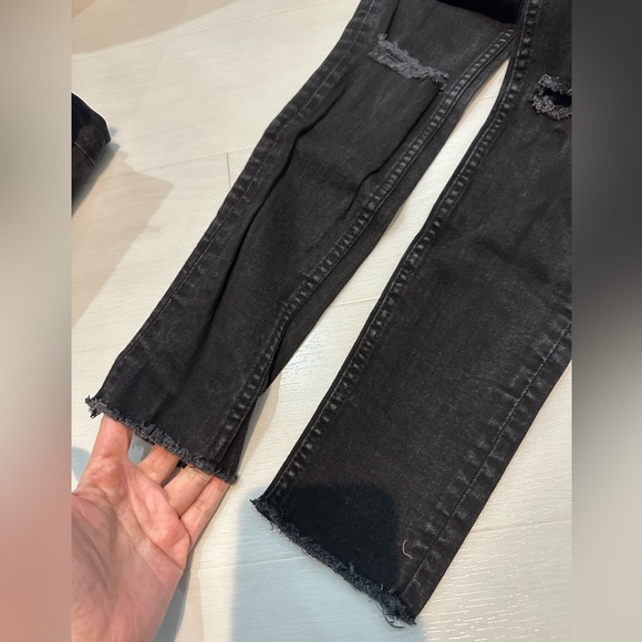 FOR BUYER H&M DIVIDED SUPER SKINNY ANKLE JEANS WITH RAW HEM - Picture 5 of 7